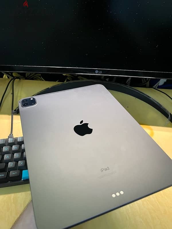 Ipad pro M1 excellent 1