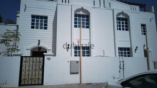 6 BHK Specious Villa for Rent at Qurum Near Naseem Garden