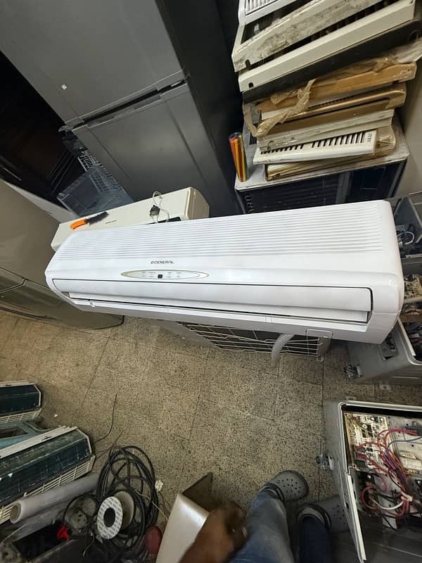 general split ac 2.5 ton urgent sale!! 2