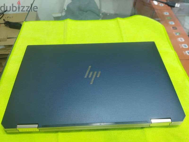 hp spacter x360 tuch screen 4k i7 11th gen 16gb ram 512gb M2 ssd 5