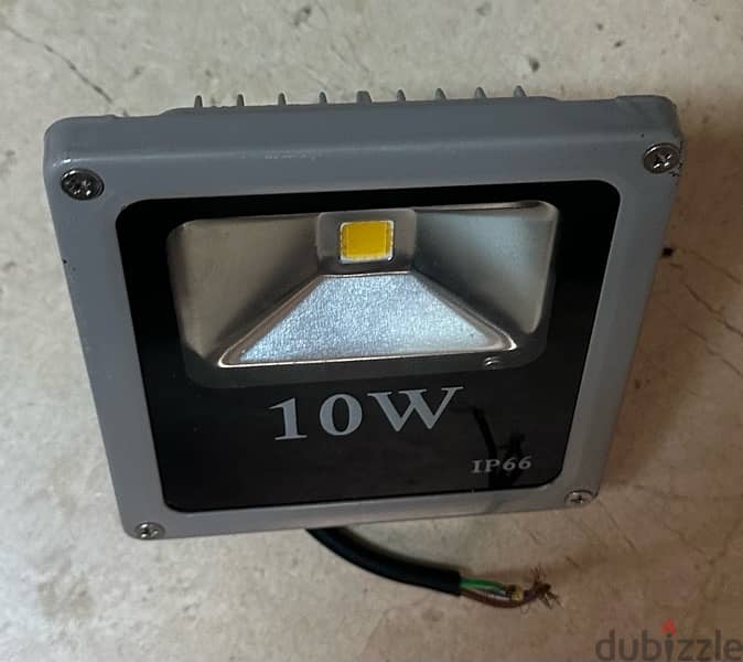 LED FLOOD LAMP 1