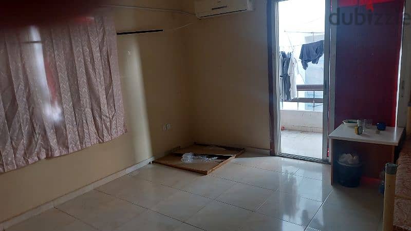 room/bedspace available 2