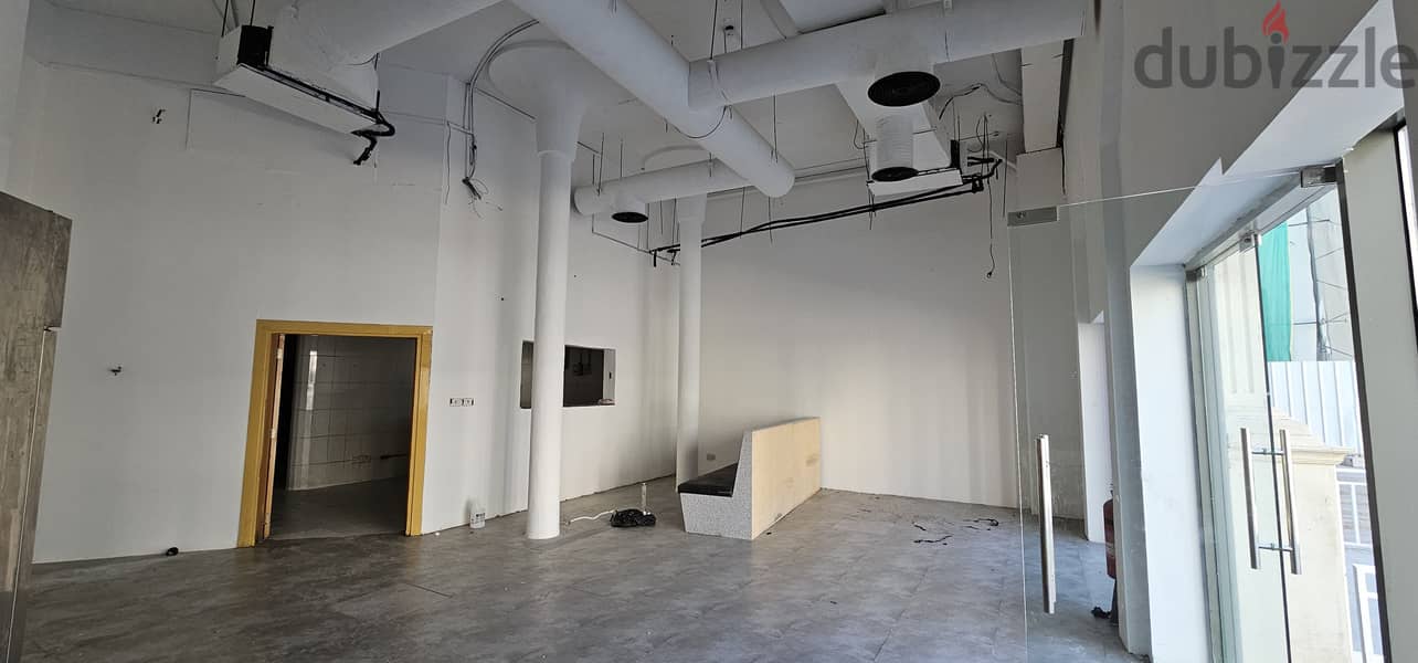 Commercial Space for Rent in Shatti Al Qurum 10/163 3