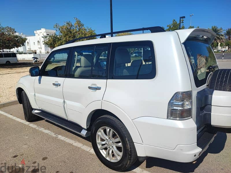 Mitsubishi Pajero 3.8V Sun roof 2014 0