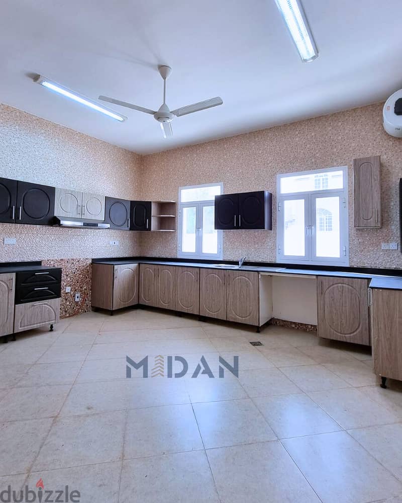 QURUM | EXCELLENT 6 BR TOWNHOUSE 5