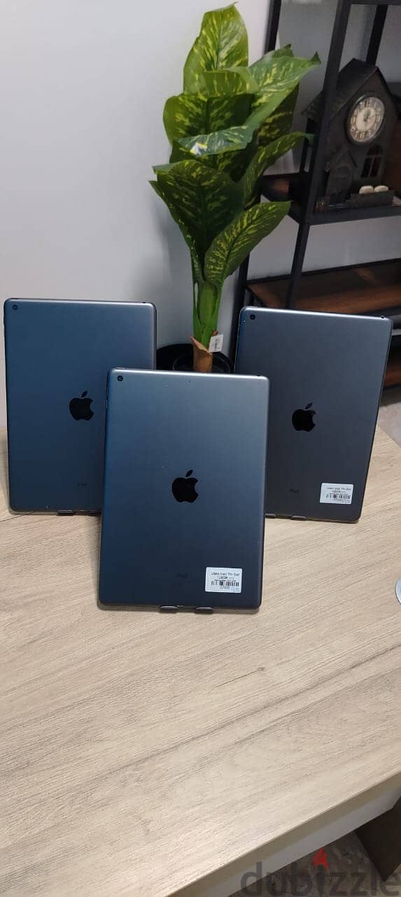 Apple iPad 7th Gen 128GB Storage Only Wifi 2