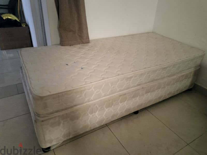 singel bad with mattress+ head board 2