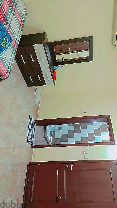 Room' for rent fully furnished family room 3