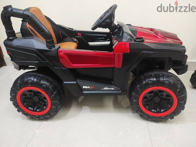 Big Jeep toy car with music for sale 3