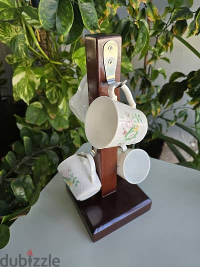 Solid wood mug stand