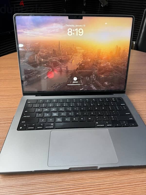 Mac book pro M1 pro 16GB Ram 512GB SSD 4