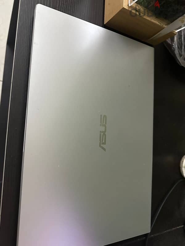 Asus x415j-  i5,10th GENERATION Ram 8GB 512 GB SSD intel 4GB graphic 3