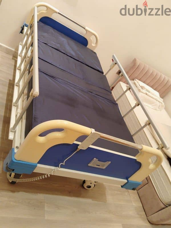 Electric medical bed 3