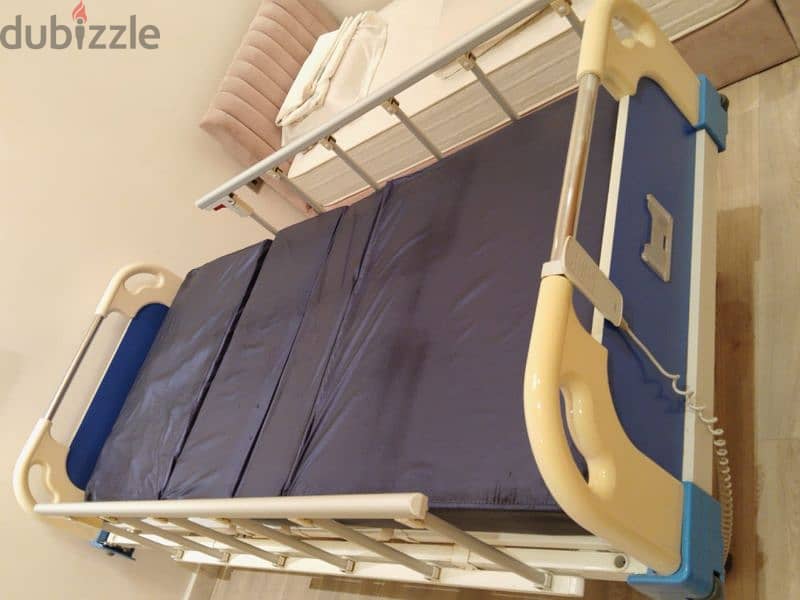 Electric medical bed 4