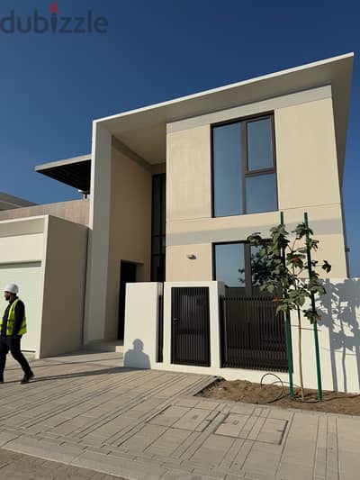 5 BEDROOM VILLA IN ALMOUJ NEAR TO THE GOLF