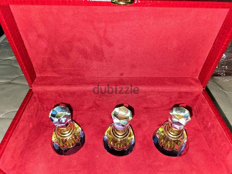 Luxury Oud Gift Box With Beautiful Bottles 3