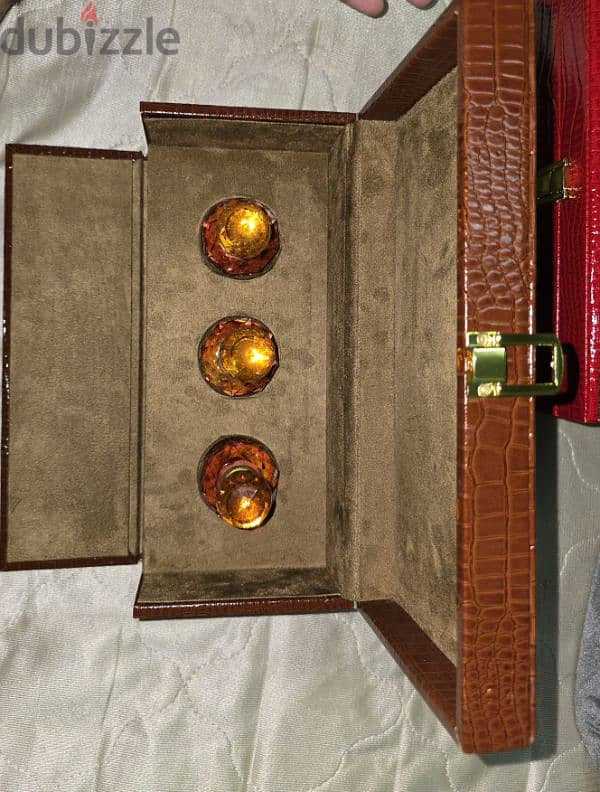 Luxury Oud Gift Box With Beautiful Bottles 17