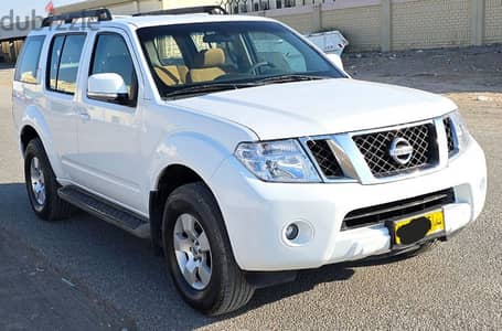 Nissan bathfindr 2015 model very good condition and Oman car