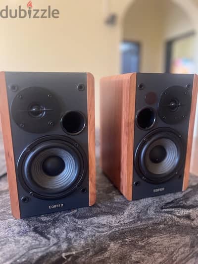 edifire R1280Ts  bookshelf speakers