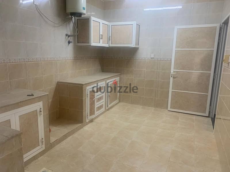 3BHK flat for rent in alkhoud near to mazoon street 4