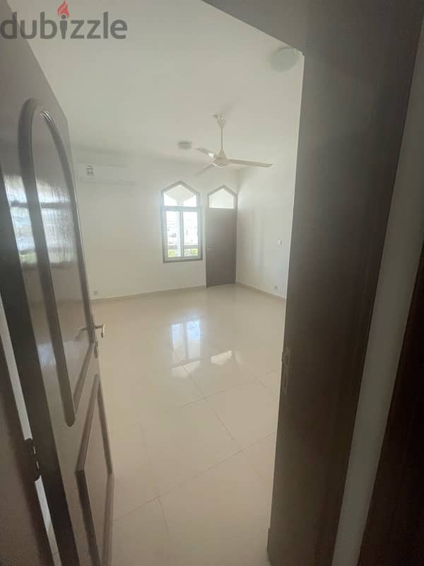 Very very spacious Villa in Qurum 18