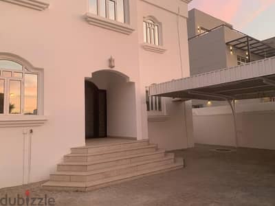 4 BHK villa for rent behind kfc alkhoud