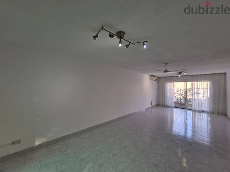 3 BR Amazing Townhouse in Madinat Sultan Qaboos 6