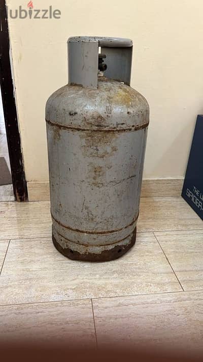 Gas cylinder