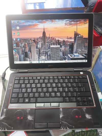 Dell laptop 8GB 512GB