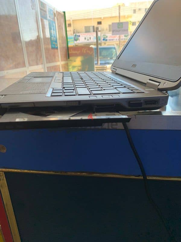 Dell laptop 8GB 512GB 2