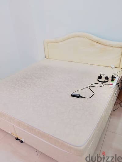 king size bed with mattress