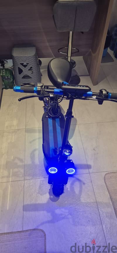 ELECTRIC SCOOTER