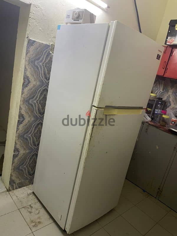 70 rial Very good condition Samsung fridge 0