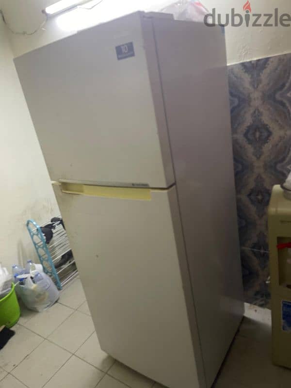 70 rial Very good condition Samsung fridge 1