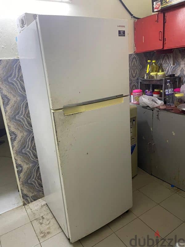 70 rial Very good condition Samsung fridge 2