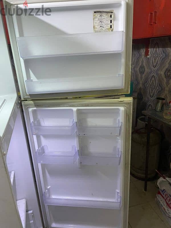 70 rial Very good condition Samsung fridge 5