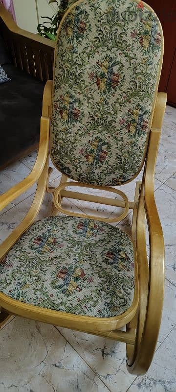 Rocking chair for urgent sale 1