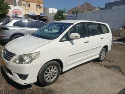 Toyota Innova 2012