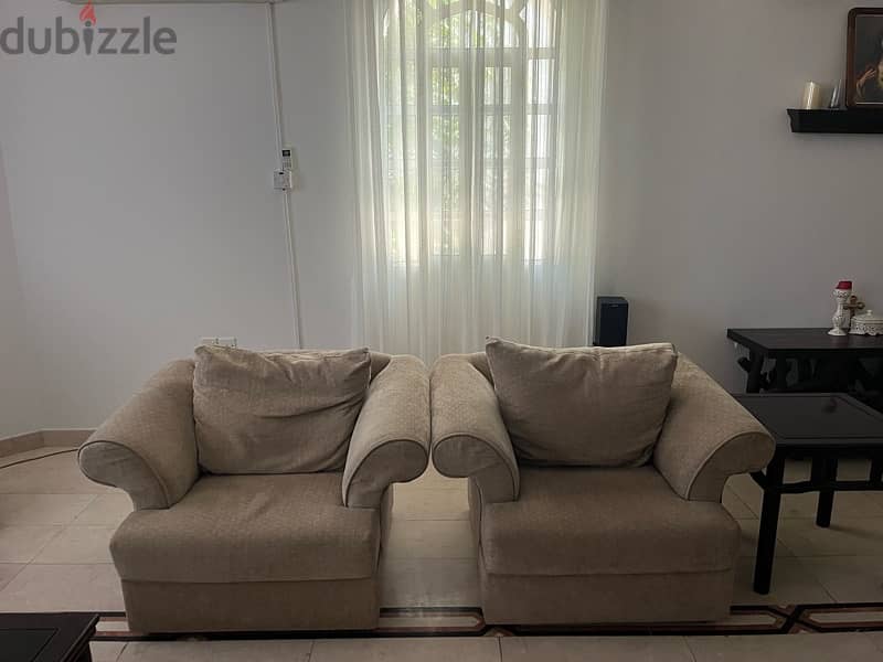 3 seater + 2 single seater with a middle center couch 0