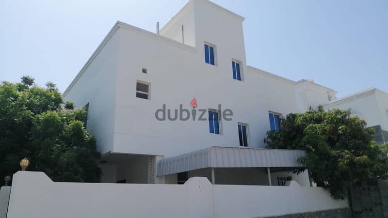 villa for rent in sohar korniesh 1