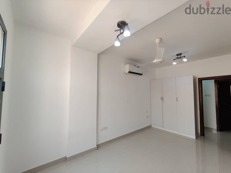 Premium 2BHK: FREE Gym & Pool, Built-In Wardrobes & Equiped Kitchen 2