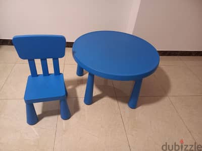 Kids study tables and chairs