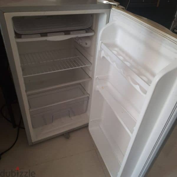 urgent sale fridge 3