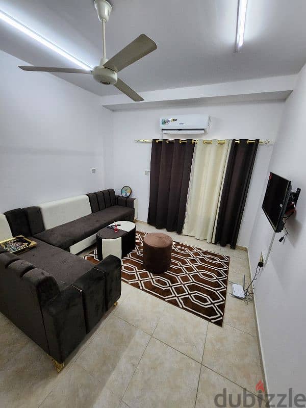 للإيجار - شقة 1BHK بالكامل (أول ساكن) في الخوير خلف مستشفي بدر السماء 0