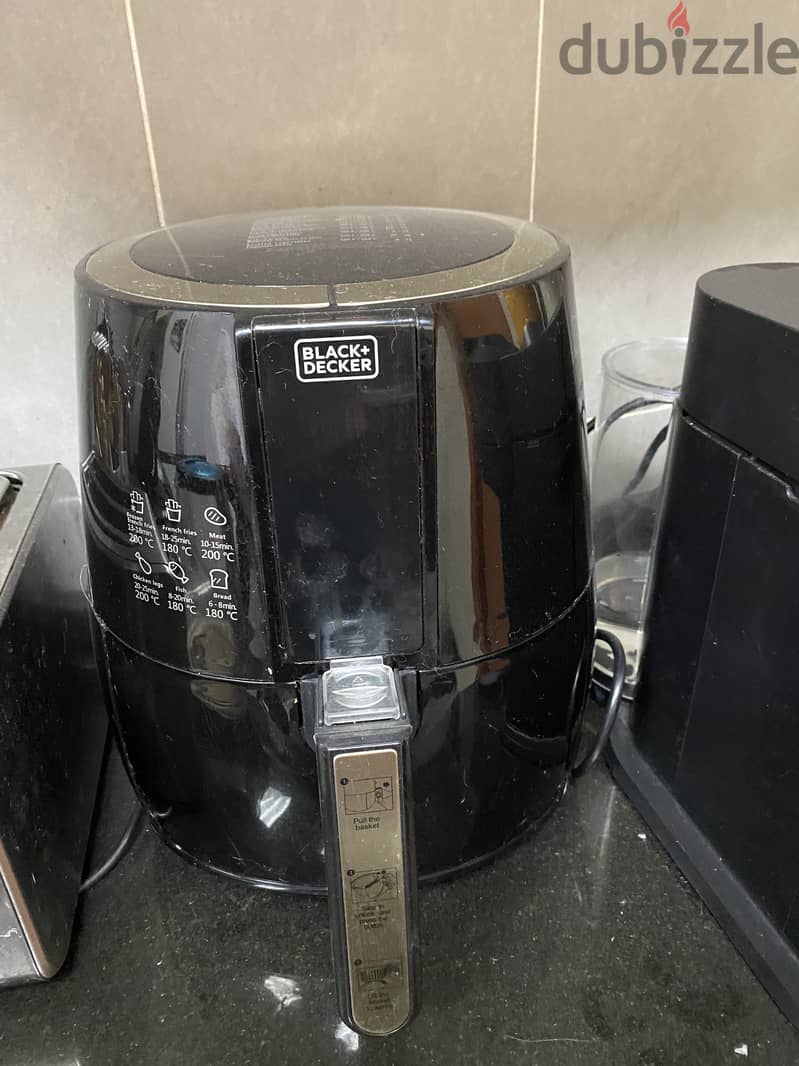 Toaster, microwave and air fryer 0