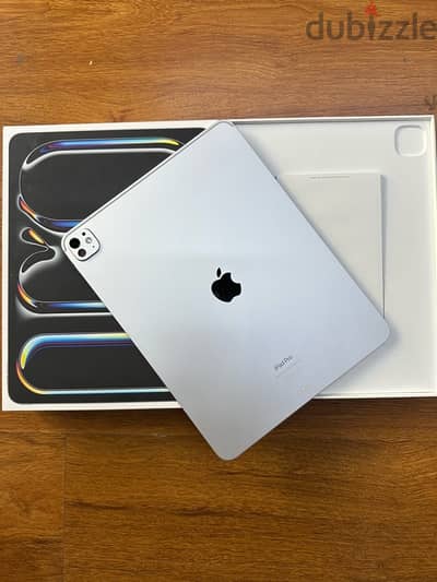 Ipad Pro 13 inch M4 256GB 10 months warranty remaining