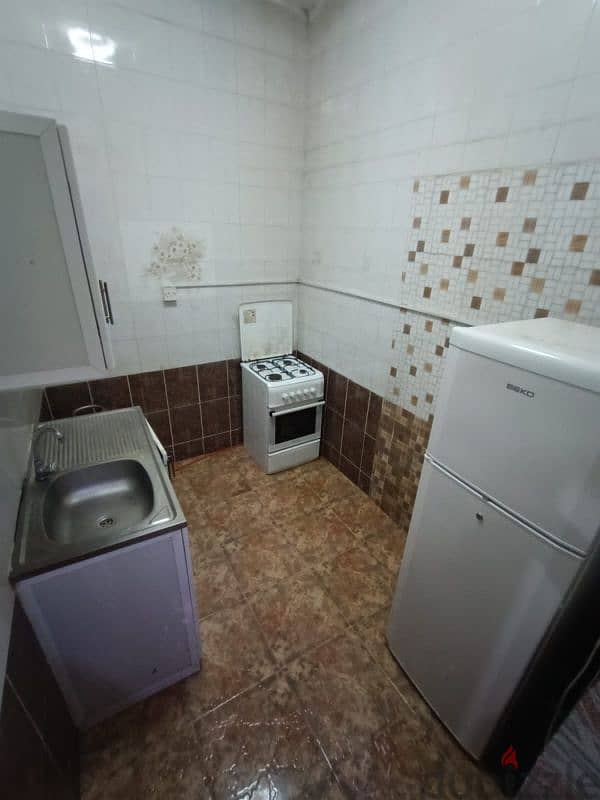 غرفه مع حمام داخلي ومطبخ Room with en-suite bathroom and kitchen 7