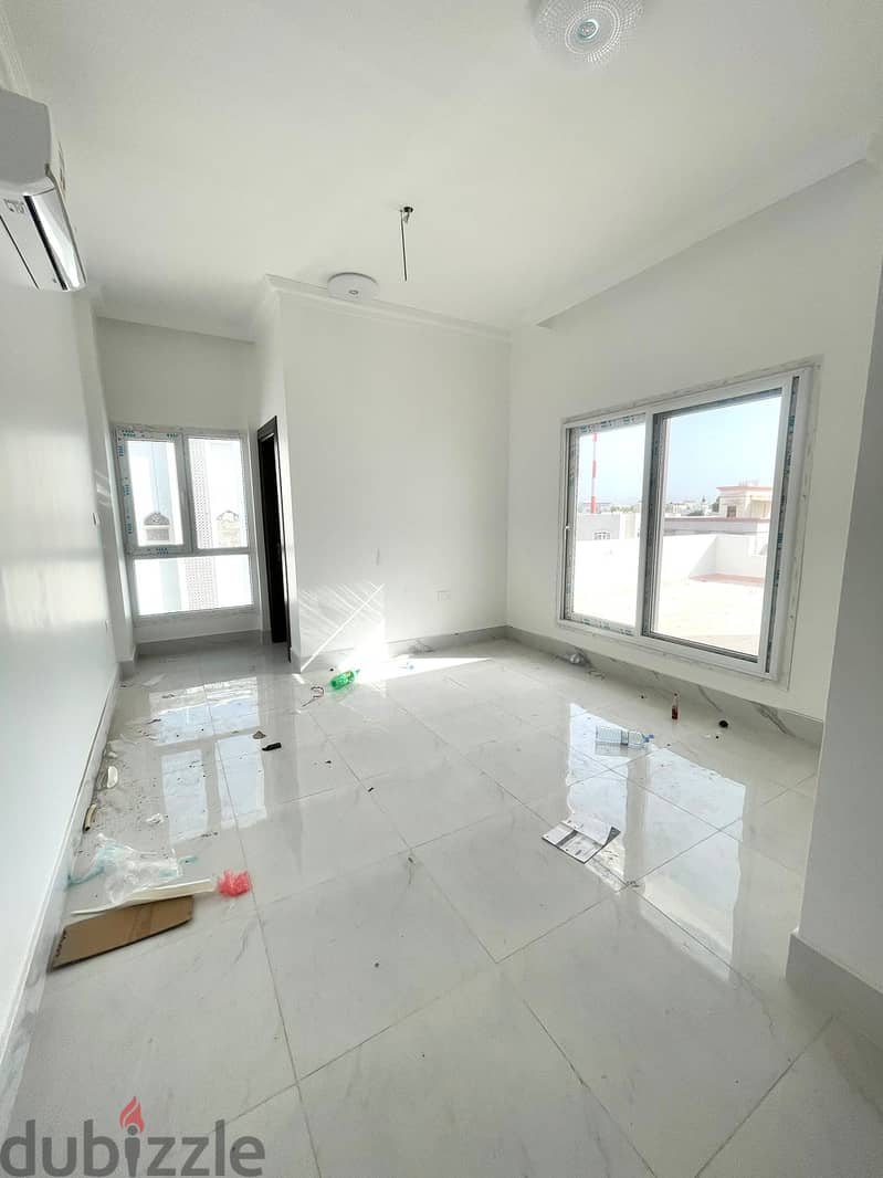 "SR-AS-731  Luxurious Villa in Al Mawaleh North for Rent!  6