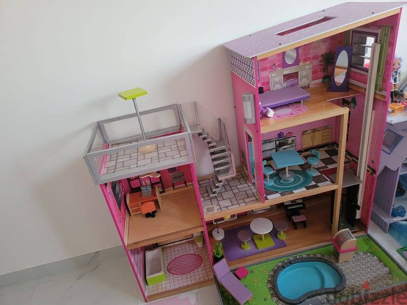 Doll House (Large and Tall) 1