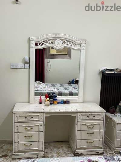 Dressing table